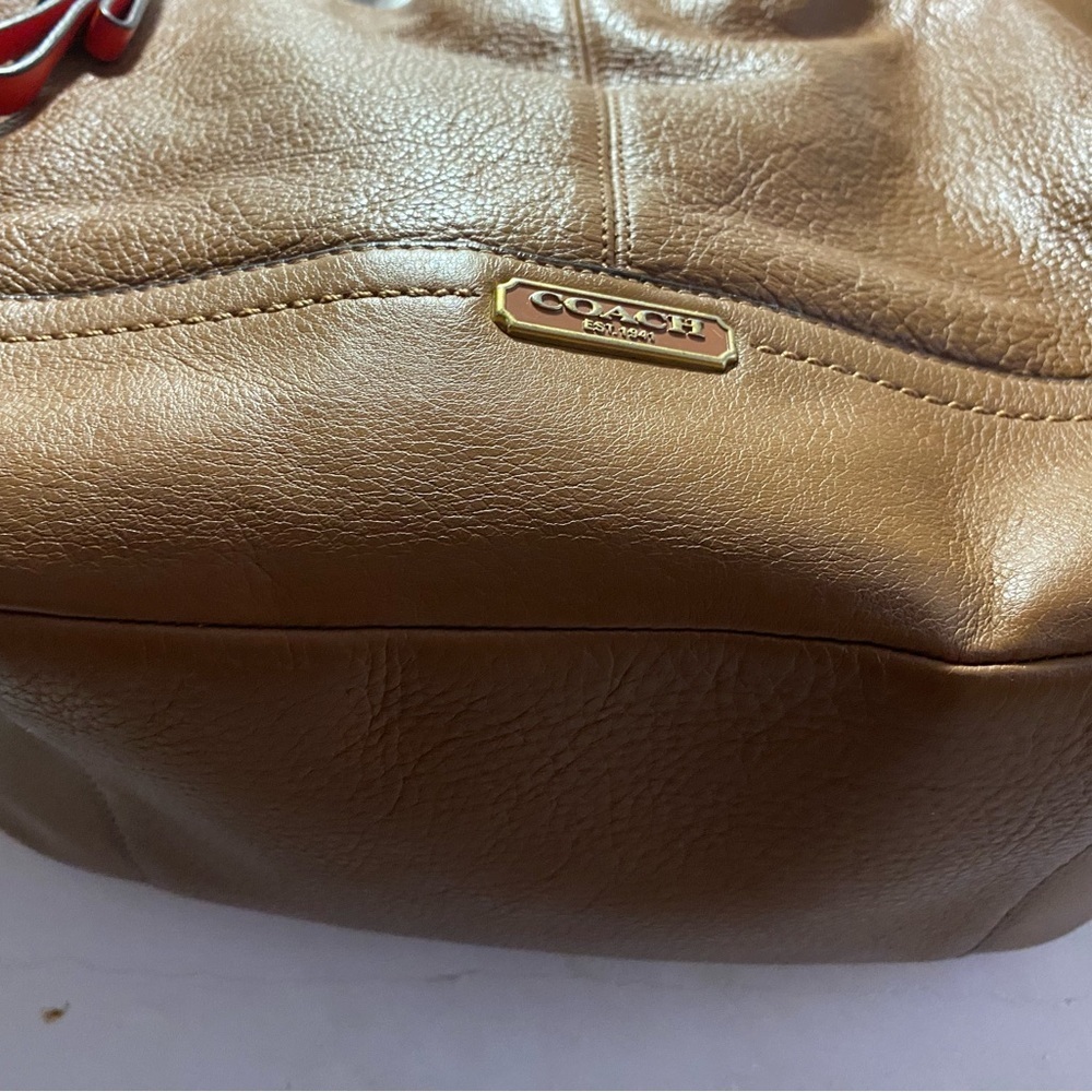 Coach Brown Leather Shoulder Bag with Red Tag - Picture 3 of 7